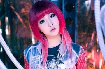 Minzy (2NE1) tran an fan sau tin don tan ra hinh anh