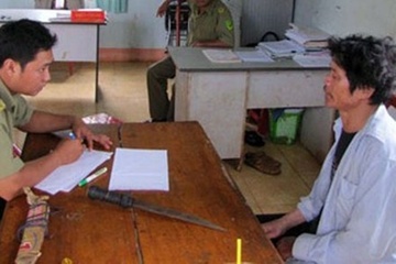 Cha len vao choi vung dao giet con luc nua dem hinh anh