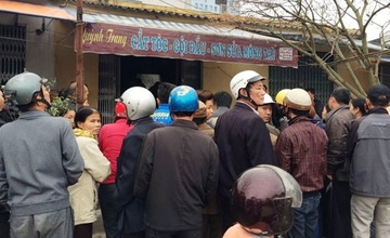 Hon chien, 1 thanh nien bi dam thung tim hinh anh