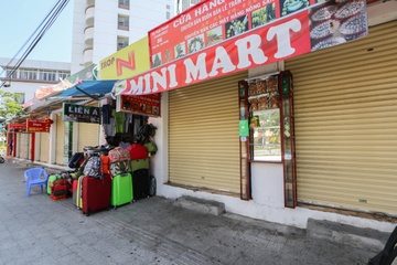 Kinh doanh e am, nhieu cua hang o Nha Trang tam nghi vi virus corona hinh anh