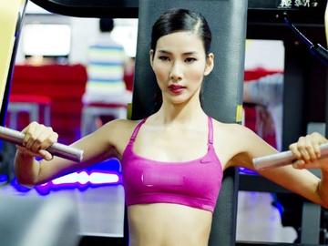 Hoang Thuy no luc tang can dat chuan mau quoc te hinh anh