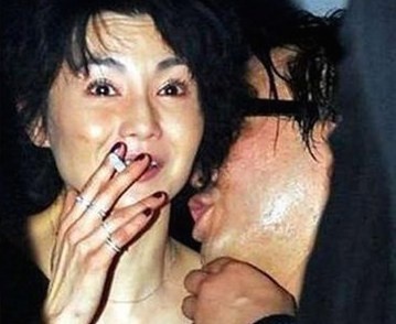 Sao Hoa ngu va loat anh nho doi trong bar hinh anh