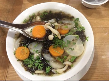 Canh duong sinh pha kem nuoc tieu co chua duoc benh ung thu? hinh anh