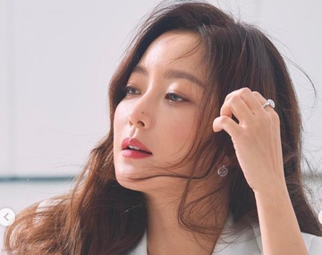 Kim Hee Sun - bieu tuong sac dep tre trung o tuoi 42 hinh anh