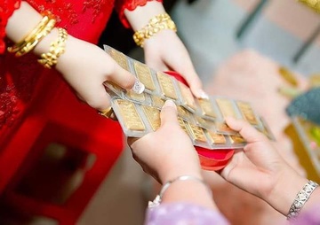 Dam cuoi chi ca dong tien, moi that dong khach cuoi cung duoc gi? hinh anh