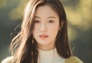 Nguoi mau co guong mat giong Luu Diec Phi va Jun Ji Hyun hinh anh