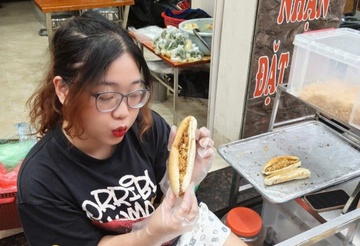 Cap vo chong 27 tuoi bo viec van phong, ve que lam pate, ban banh mi hinh anh