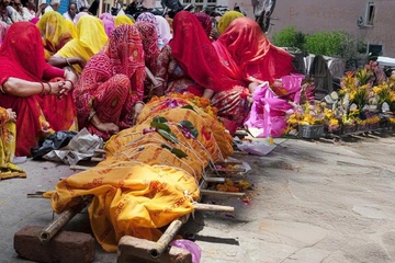 Vu thanh nien song day giua dam tang gay sung sot o An Do hinh anh