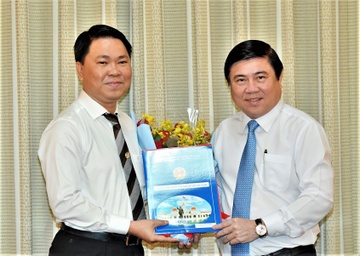 Bi thu huyen Binh Chanh lam Giam doc So Xay dung TP.HCM hinh anh