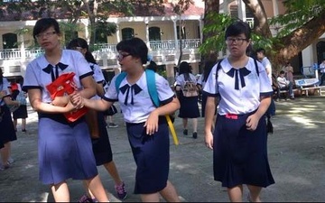 Ban khoan hoc phi truong chat luong cao hinh anh