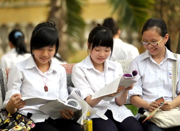 Phu huynh Hai Phong buc xuc voi mon thi tong hop vao lop 10 hinh anh