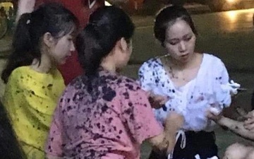 Khach hang ngoi uong tra chanh bi nem phan tron dau nhot o Thai Nguyen hinh anh