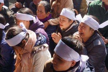 Vinh danh nam sinh quen minh cuu ba me con hinh anh