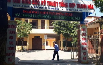 Hieu truong xin rut kinh nghiem vu duoi hoc sinh noi xau thay co hinh anh