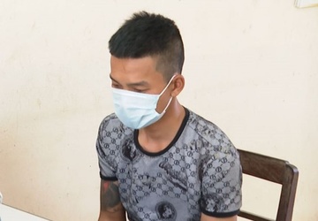 Bat giu ke chuyen cuop giat tai san cua phu nu va hoc sinh hinh anh
