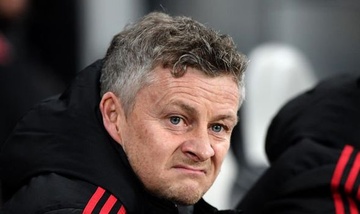 HLV Solskjaer: 'Van Persie khong co quyen chi trich toi' hinh anh