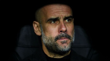 Me HLV Pep Guardiola qua doi hinh anh