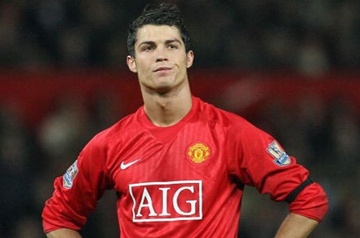 Ronaldo phan boi MU neu toi Man City? hinh anh