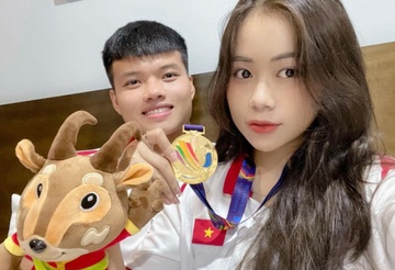Ban gai bang tuoi cua Van Tung hinh anh