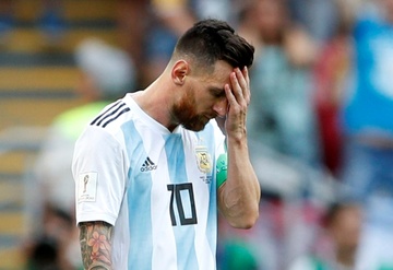 Messi that vong trong ngay Argentina bi loai khoi World Cup hinh anh