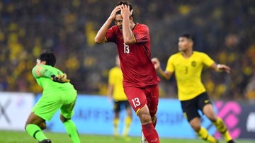 Malaysia vs Viet Nam (2-2): Danh roi chien thang day tiec nuoi hinh anh