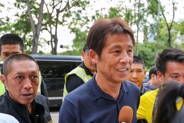 HLV Nhat Ban duoc thap tung nghiem ngat du khan tran dau o Thai League hinh anh