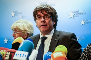 Cuu thu hien Catalonia tu choi ve nuoc do lo ngai bi bat giam hinh anh