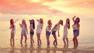 SNSD dần làm quen với đội hình biểu diễn 8 người.