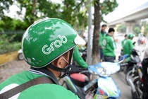 Thu nhap giam, tai xe Grab nguoi bo viec, nguoi ve taxi truyen thong hinh anh