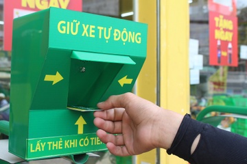 Trai nghiem he thong giu xe tu dong tai Sai Gon hinh anh