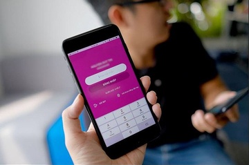 Mat ca chuc trieu dong vi bi lua dao trung thuong qua vi dien tu hinh anh