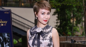 Uyen Linh bi mat hanh ly tri gia 100 trieu dong o san bay Tan Son Nhat hinh anh