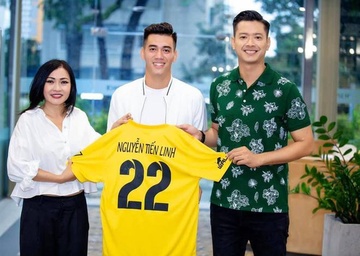 Ho Duc Vinh nhan loi khi moi Tien Linh vao doi bong nghe si hinh anh
