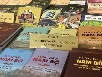 Sach dat Giai thuong Sach Quoc gia lan 2 den voi ban doc TP.HCM hinh anh