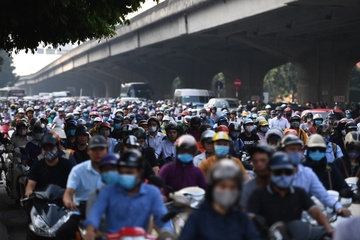 'Ha Noi xo bo, nhech nhac, doi khi tho tuc' hinh anh