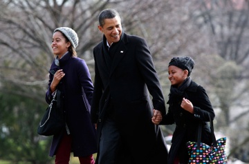 Gia dinh Obama ra sao khi Barack tranh cu tong thong My? hinh anh