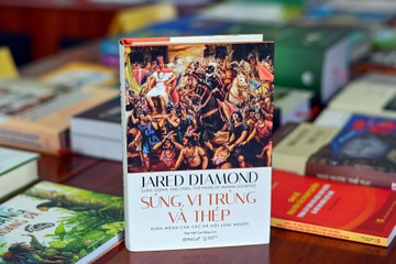 Bai hoc ve dich benh trong ‘Sung, vi trung va thep’ hinh anh
