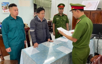 Giam doc phong giao dich ngan hang lua dao chiem doat 14 ty dong hinh anh