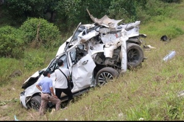 Danh tinh lai xe gay tai nan lien hoan tren cao toc Cam Lo - La Son hinh anh