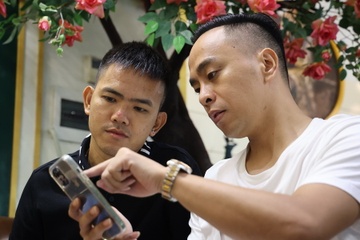 Dau gia hon 188.000 bien so o to hinh anh