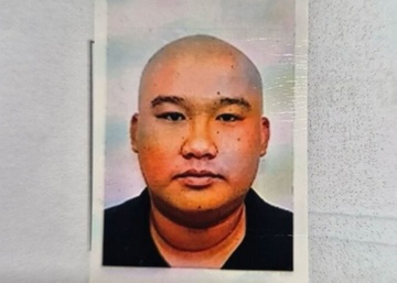 Truy tim ke gia danh can bo Cong an TP.HCM lua tien 'chay an' hinh anh