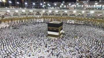 Hang trieu nguoi vuot nang nong du le hanh huong Hajj hinh anh