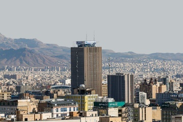Iran dong cua cac co quan nha nuoc vi nang nong chua tung thay hinh anh