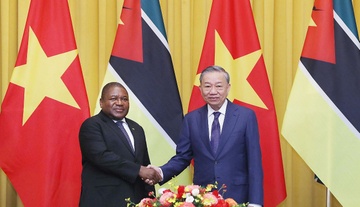 Tong Bi thu, Chu tich nuoc To Lam hoi dam voi Tong thong Mozambique hinh anh