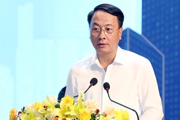 Mot cong chuc Ha Noi phuc vu 684 nguoi dan hinh anh
