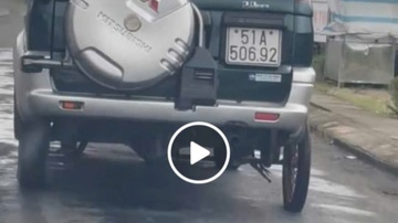 Xac minh clip oto lap banh xe may tren duong o Ca Mau hinh anh