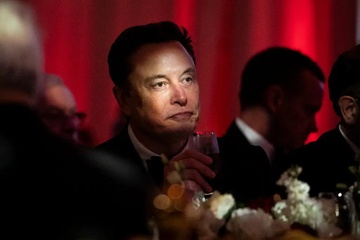 Elon Musk 'choc gian' chinh quyen Duc hinh anh