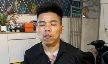 Con re chu quan karaoke dung sung ban khach bi thuong hinh anh