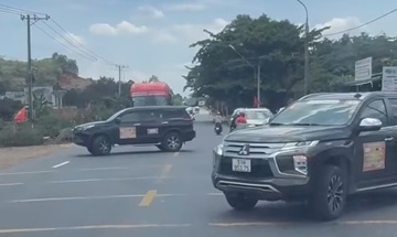 Xác minh đoàn xe doanh nhân chặn quốc lộ 20 để băng qua đường