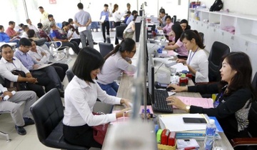 Hai nam lien tiep khong hoan thanh nhiem vu, cong chuc bi thoi viec hinh anh